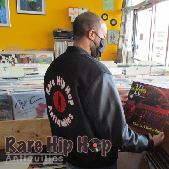 Meet your Posher, Marco of RareHipHop Antiquities - Picture 3 of 10